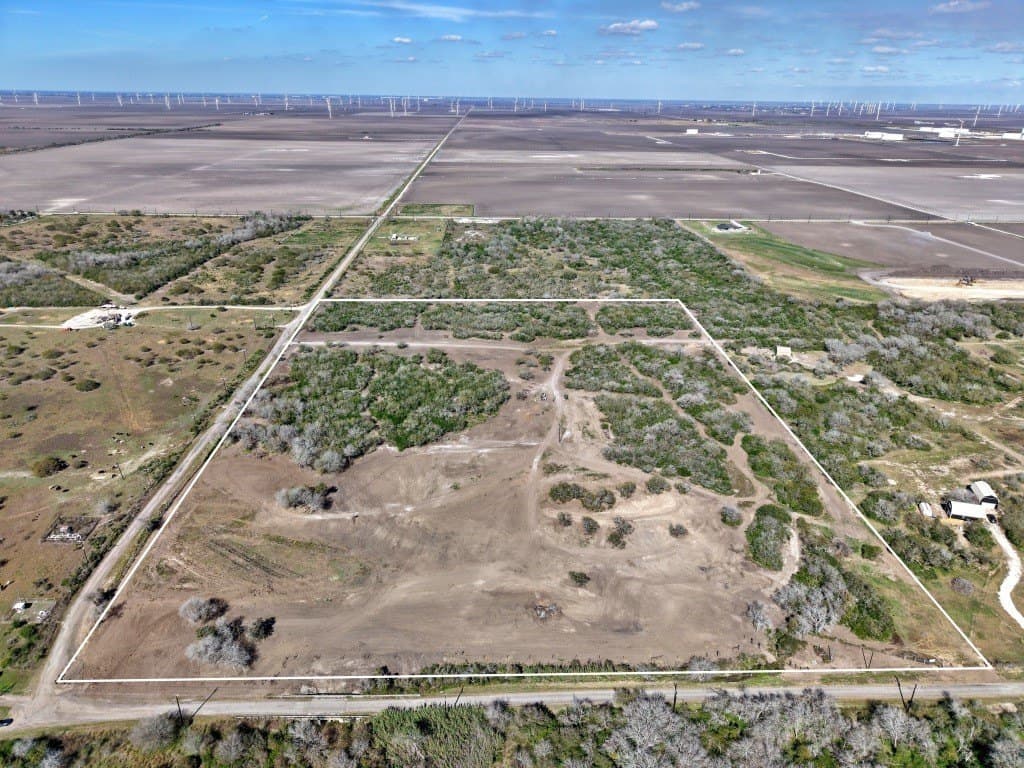 29.99 acres in San Patricio County