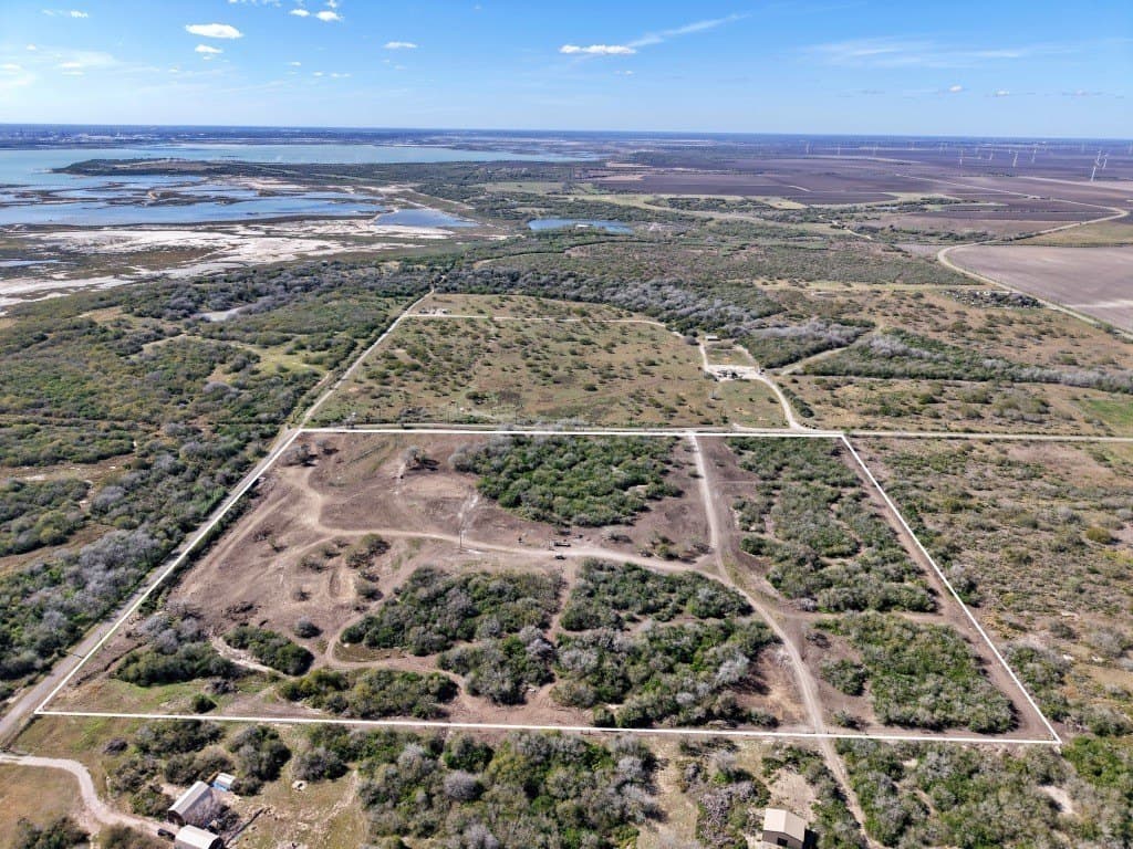 29.99 acres in San Patricio County - photo 2