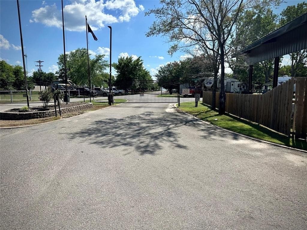 0.1 acres in Navarro County gallery image 2