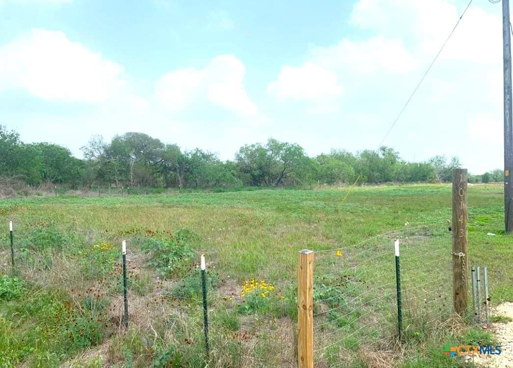 1.08 acres in Goliad County gallery image 3