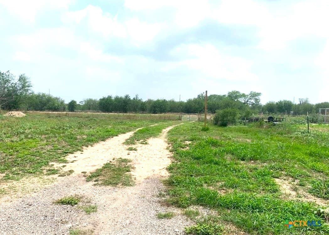 1.08 acres in Goliad County featured view