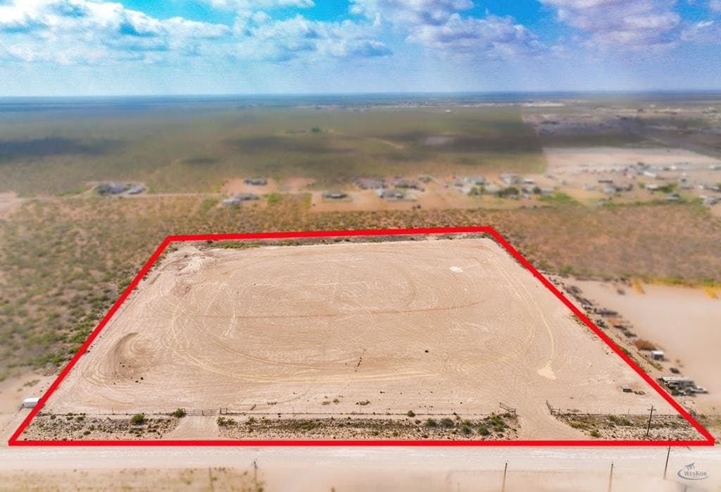 12.35 acres in Ward County