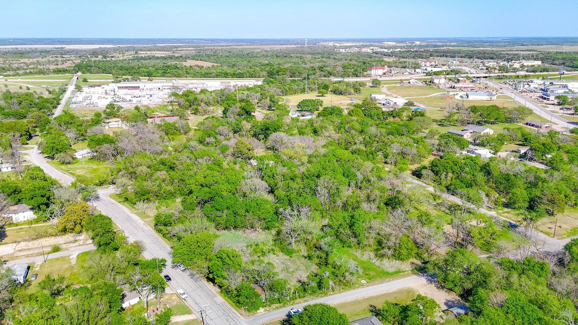 0.65 acres in Navarro County