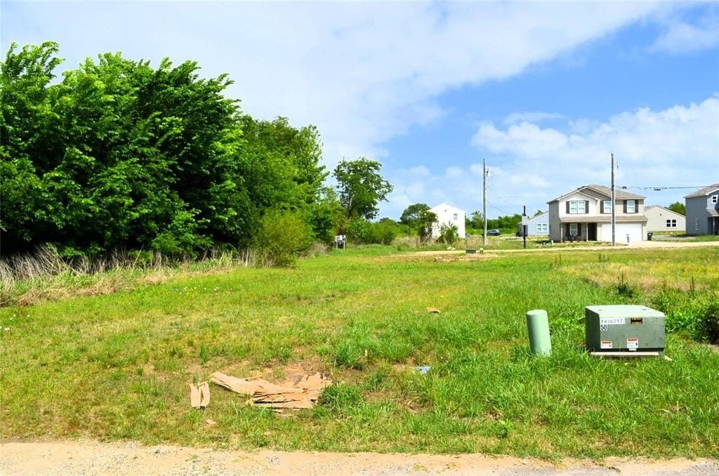 0.09 acres in Henderson County gallery image 2