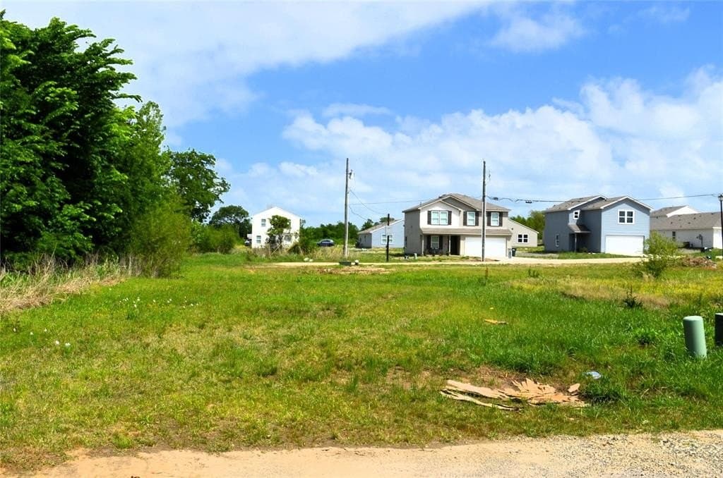 0.09 acres in Henderson County featured view