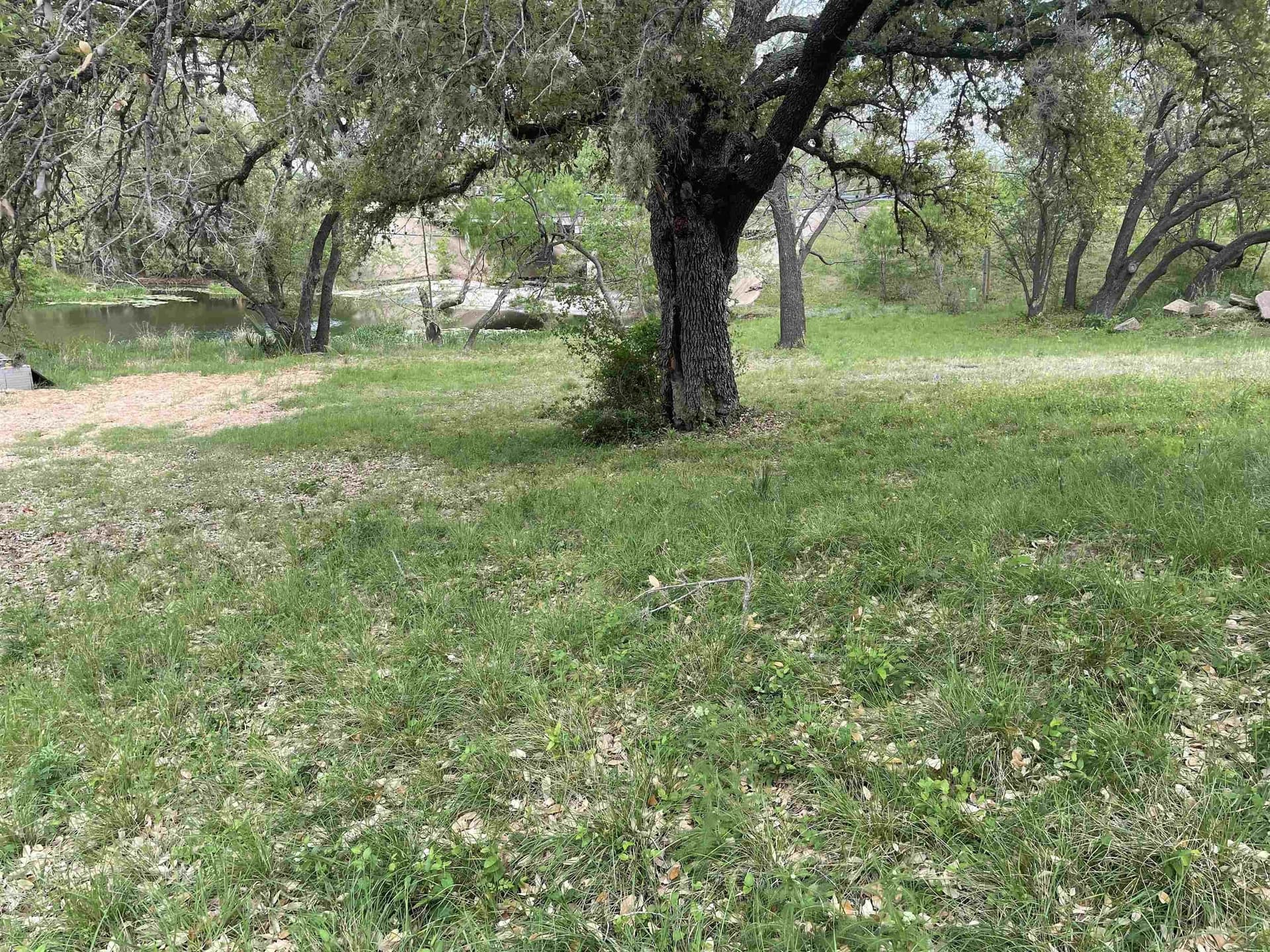 1.26 acres in Llano County gallery image 3