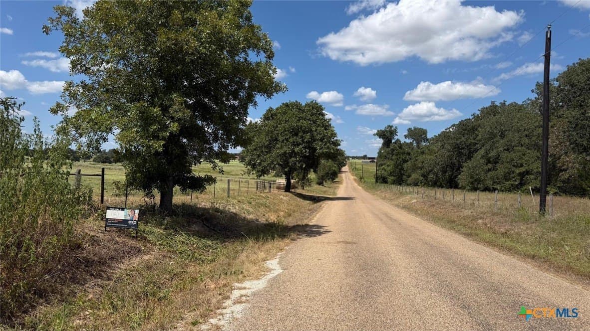 10.17 acres in Milam County - photo 2