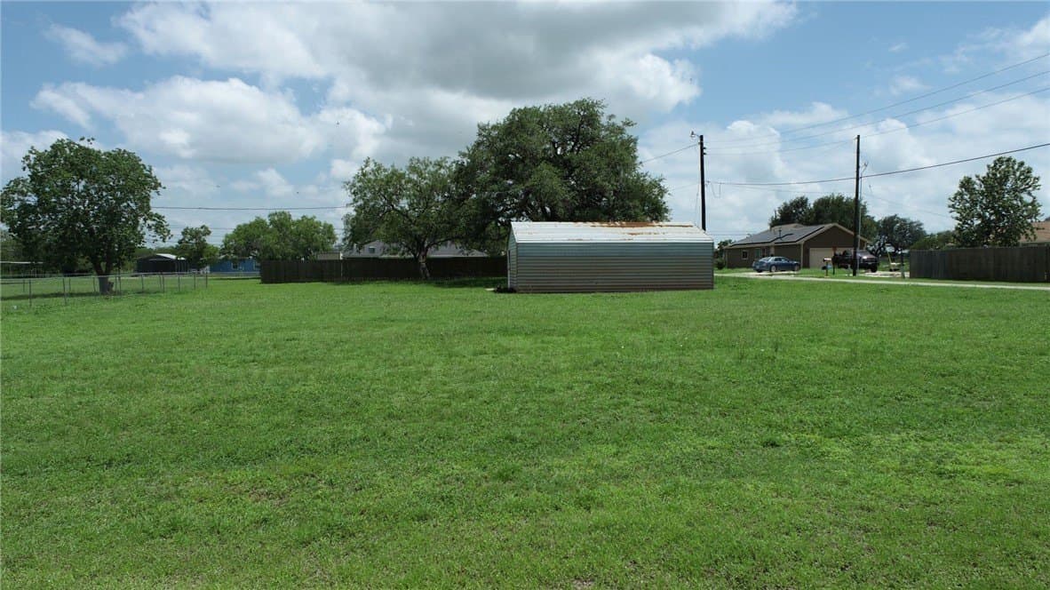 0.96 acres in Bee County - photo 7