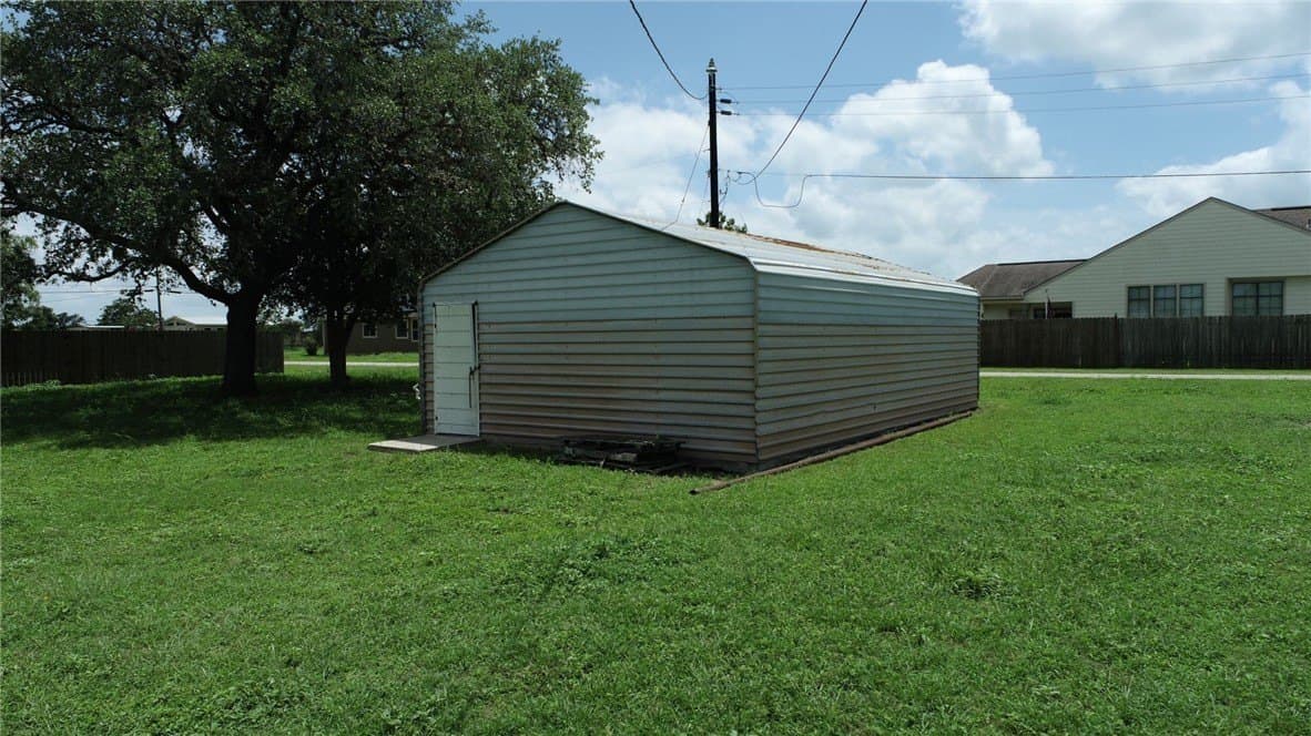 0.96 acres in Bee County - photo 8