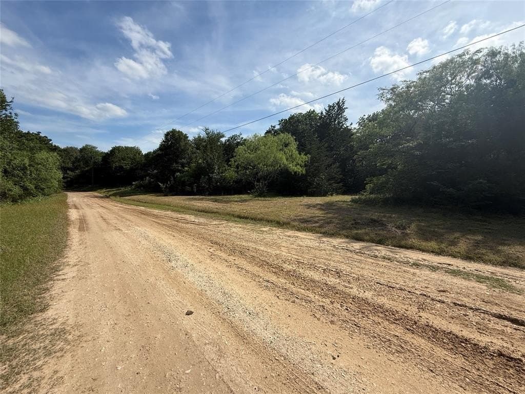 1.57 acres in Navarro County gallery image 2