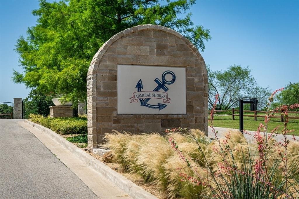 1.15 acres in Navarro County