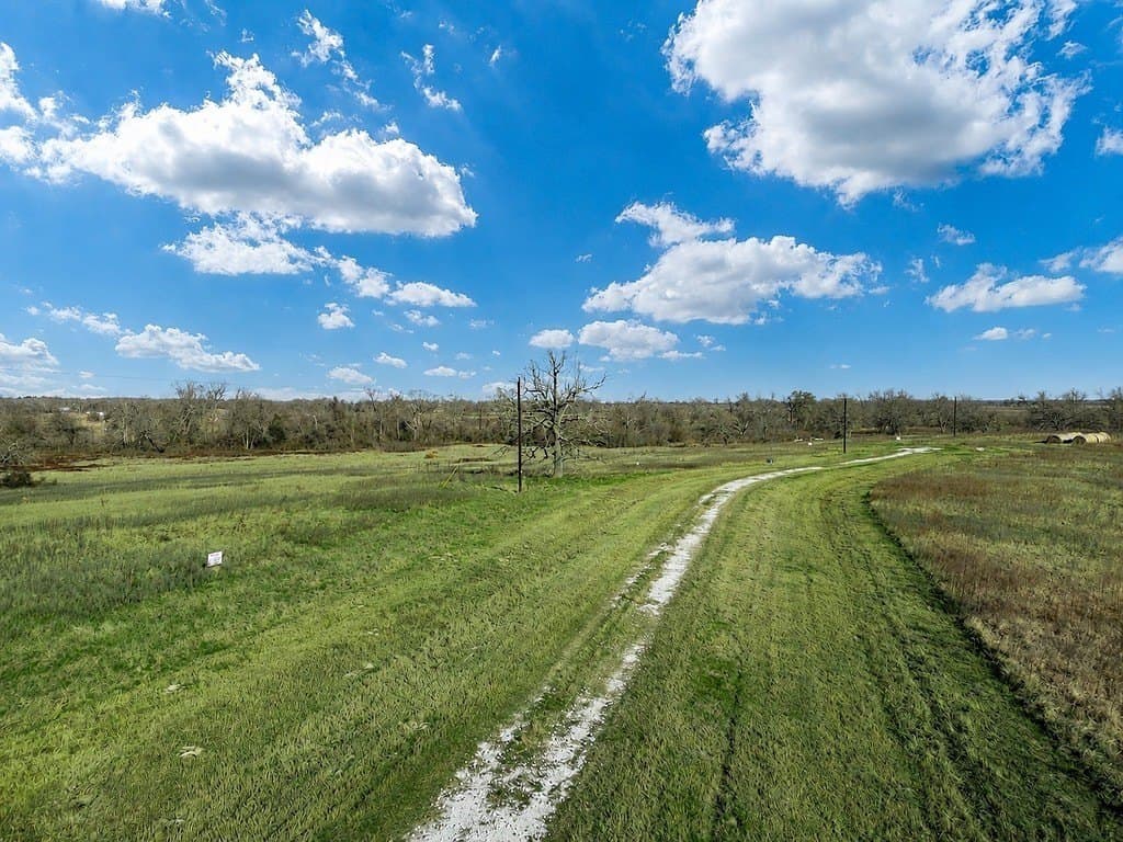 10 acres in Limestone County - photo 2