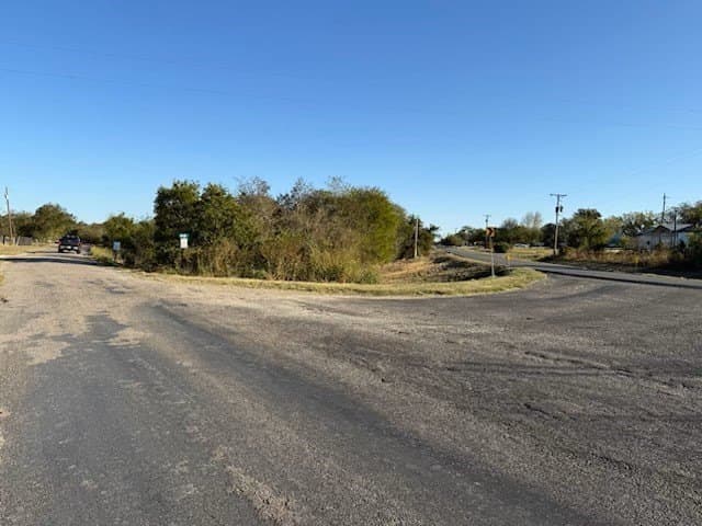 1.02 acres in Falls County - photo 3