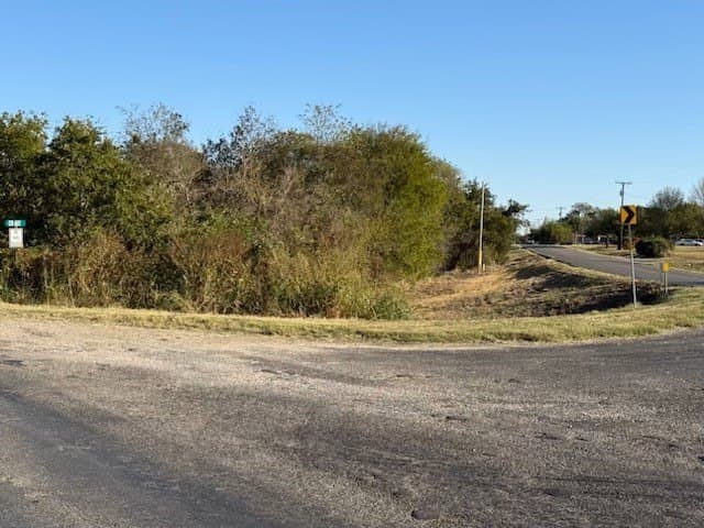 1.02 acres in Falls County - photo 2
