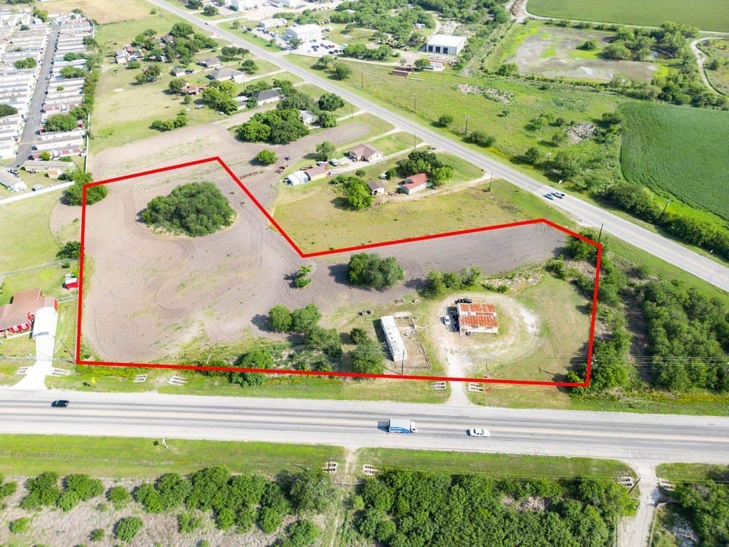 4.05 acres in Nueces County