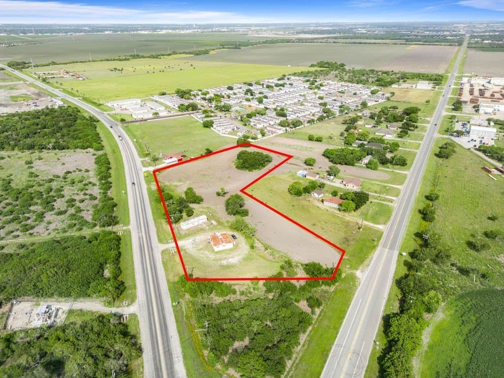 4.05 acres in Nueces County - photo 6