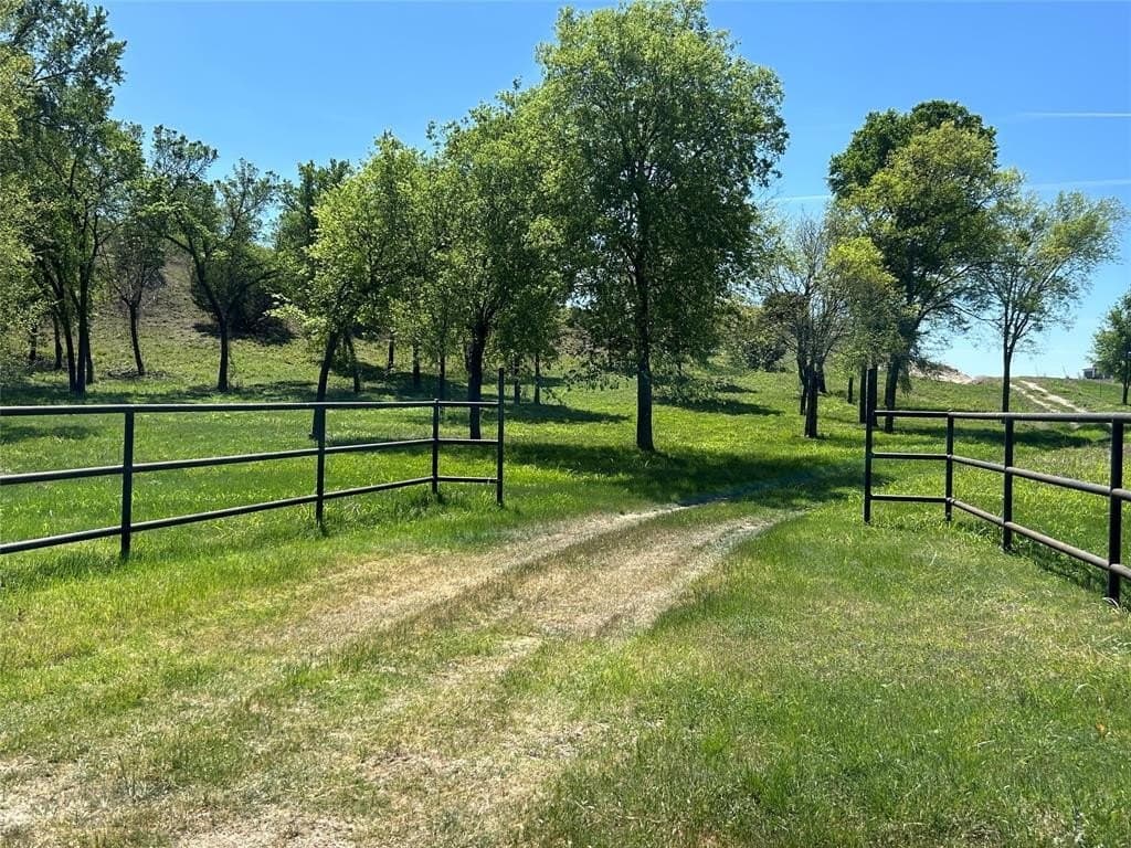 7.37 acres in Parker County