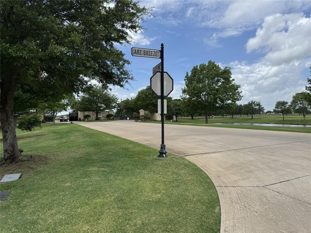 1.06 acres in Collin County gallery image 2