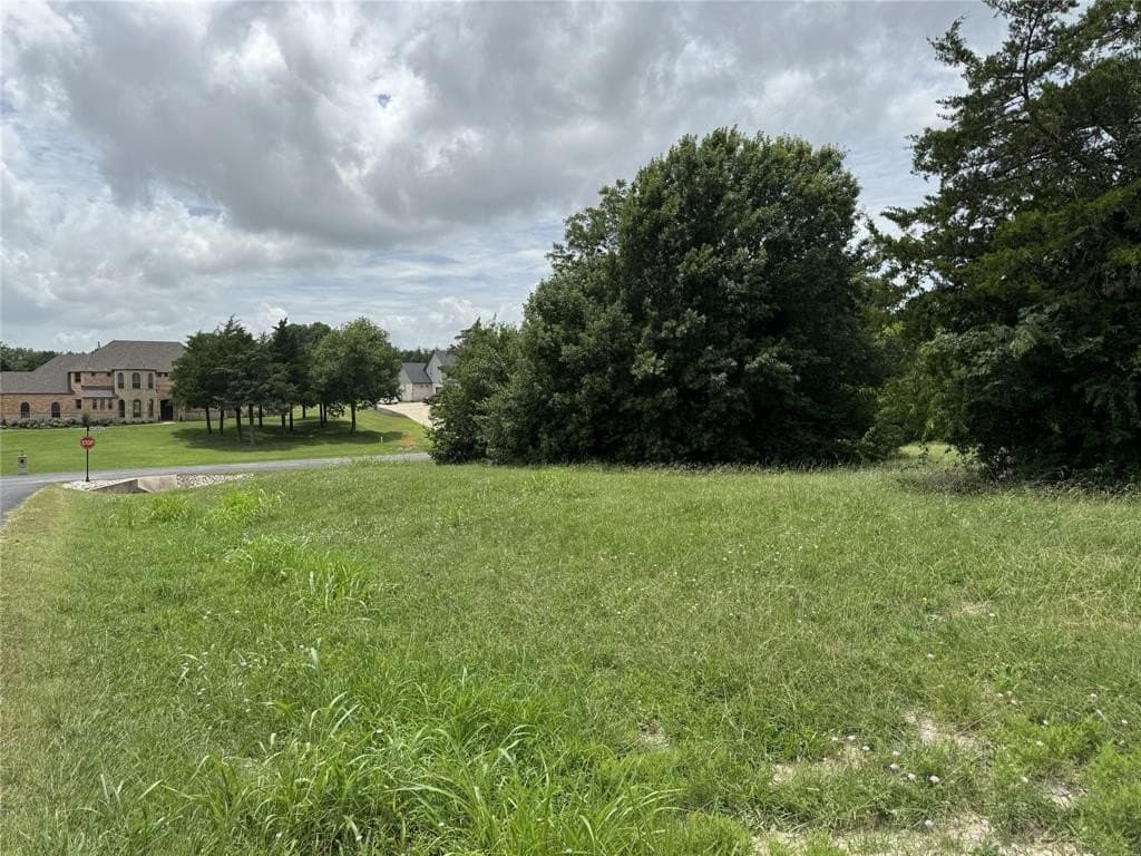 1.06 acres in Collin County gallery image 4