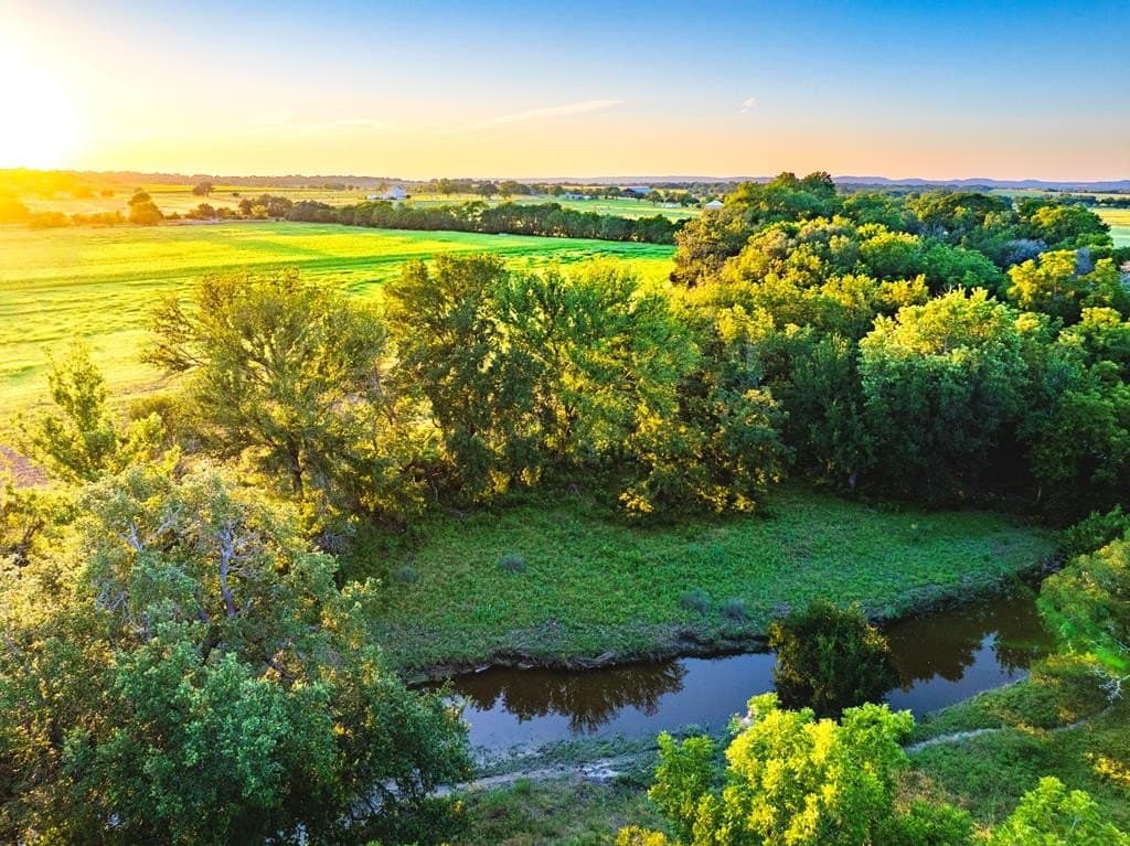 33.3 acres in Gillespie County