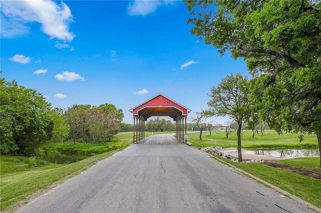 0.72 acres in Hill County gallery image 2