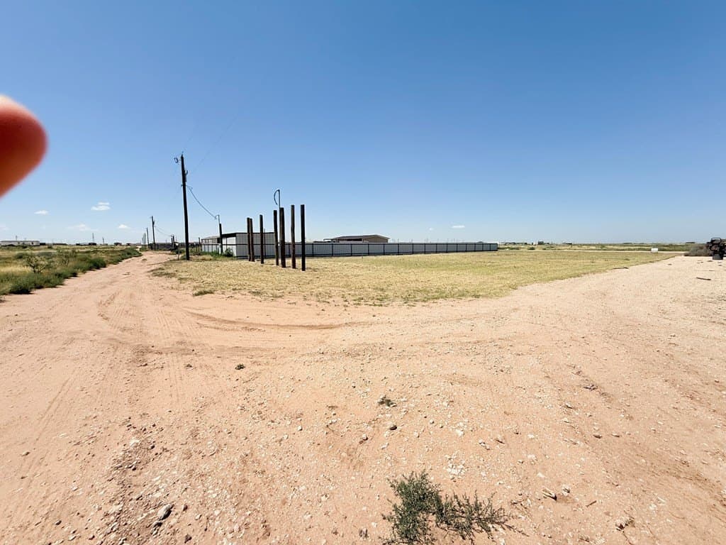 1 acres in Midland County gallery image 3