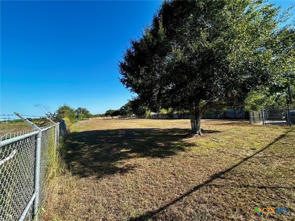 0.36 acres in Victoria County - photo 3