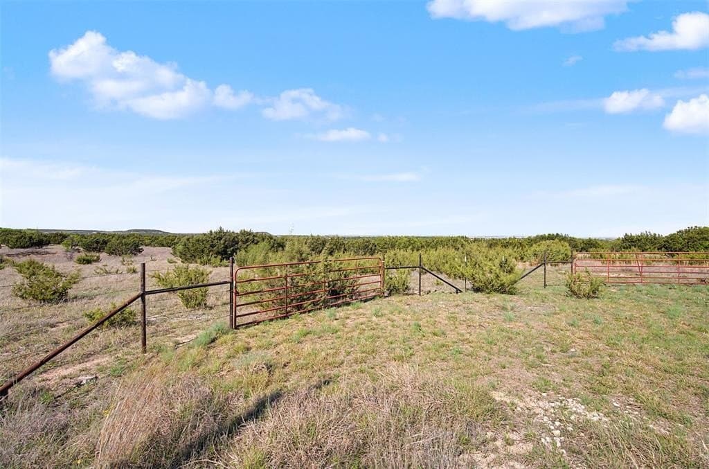 10 acres in Bosque County gallery image 4