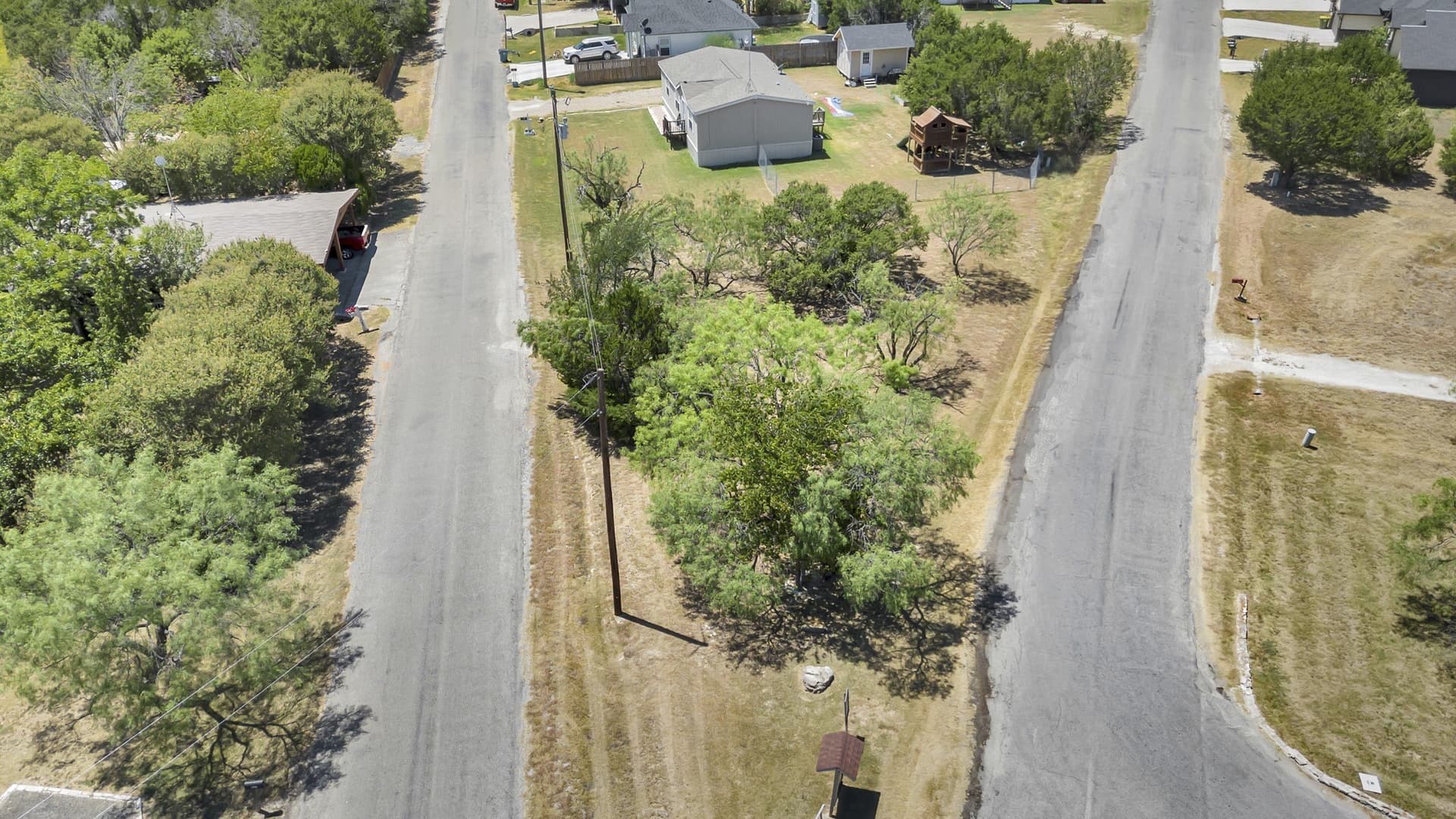 0.05 acres in Hood County - photo 15