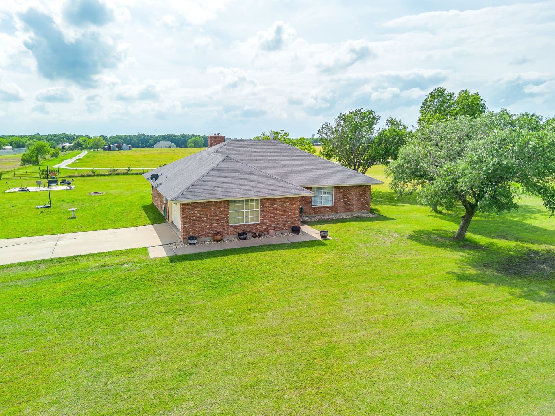 2 acres in Johnson County gallery image 3