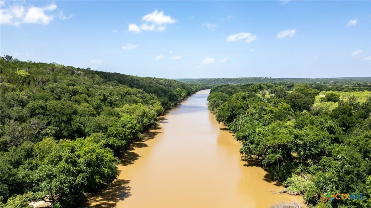 5.1 acres in Lampasas County gallery image 3