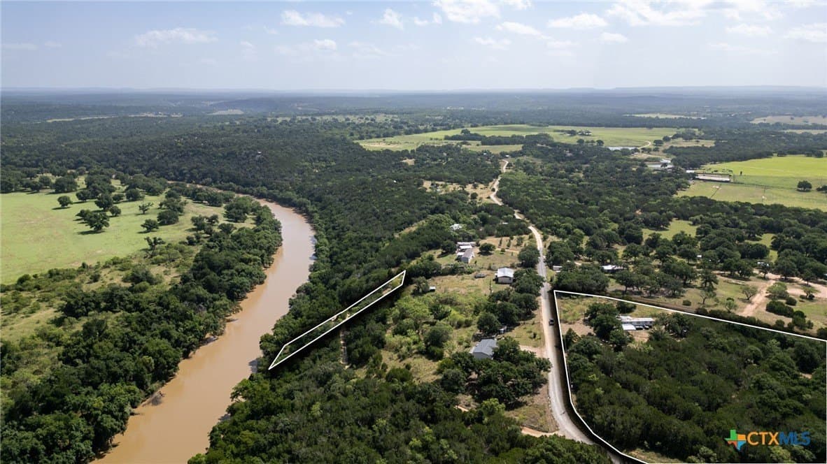 5.1 acres in Lampasas County gallery image 2