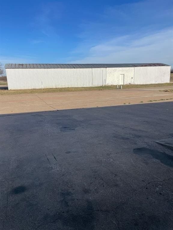 10.75 acres in Tarrant County gallery image 3