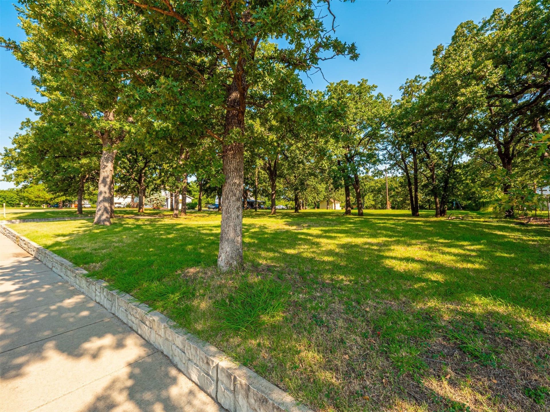1.84 acres in Tarrant County gallery image 3
