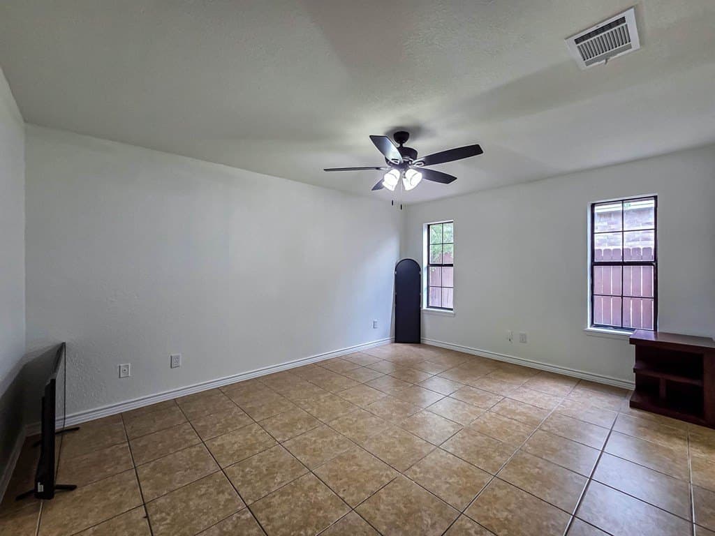 8,400 acres in Maverick County gallery image 4