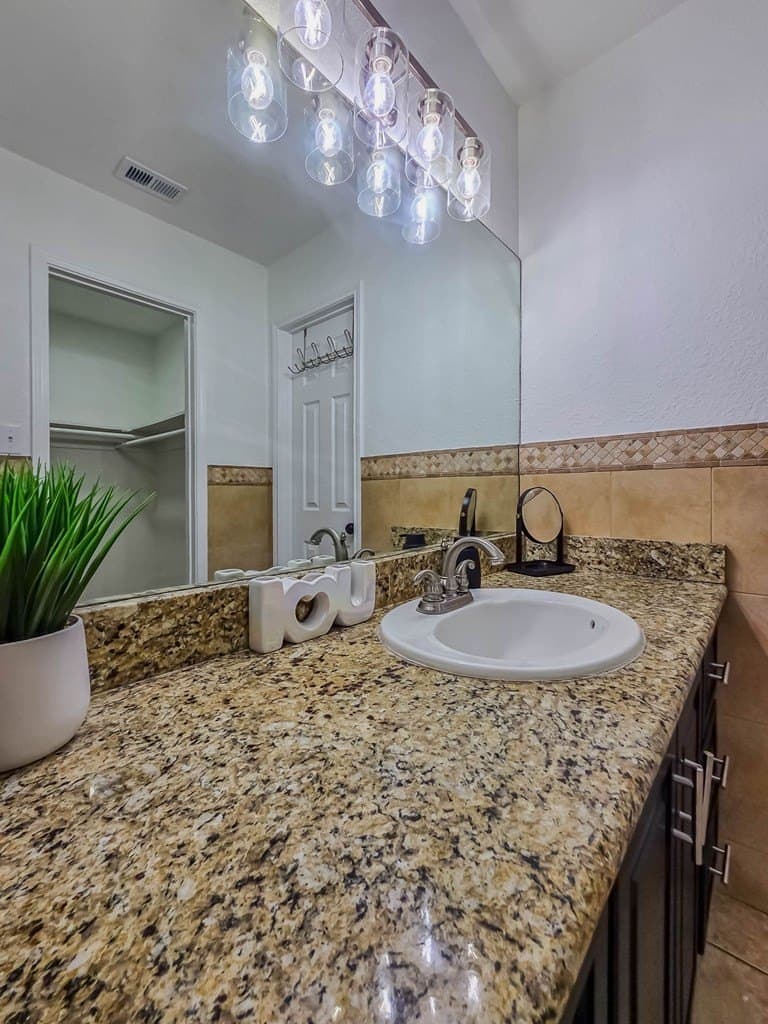 8,400 acres in Maverick County gallery image 3