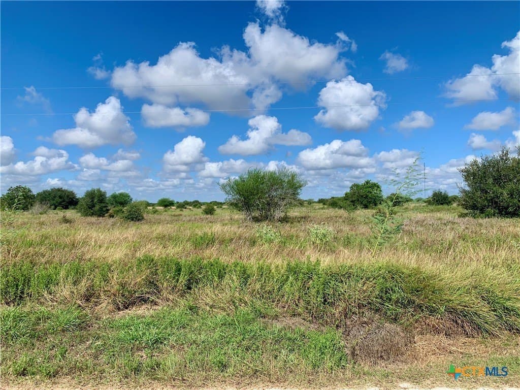 4 acres in Victoria County
