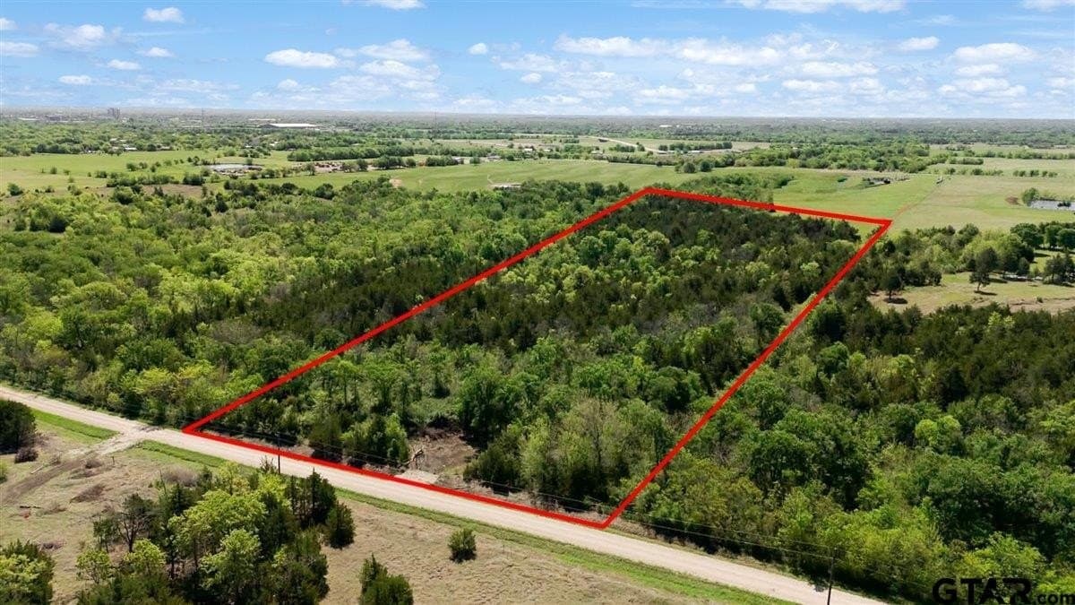 15 acres in Hunt County