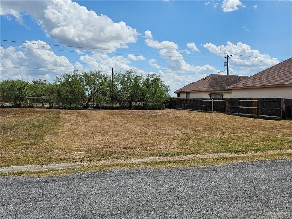 0.14 acres in Hidalgo County - photo 2