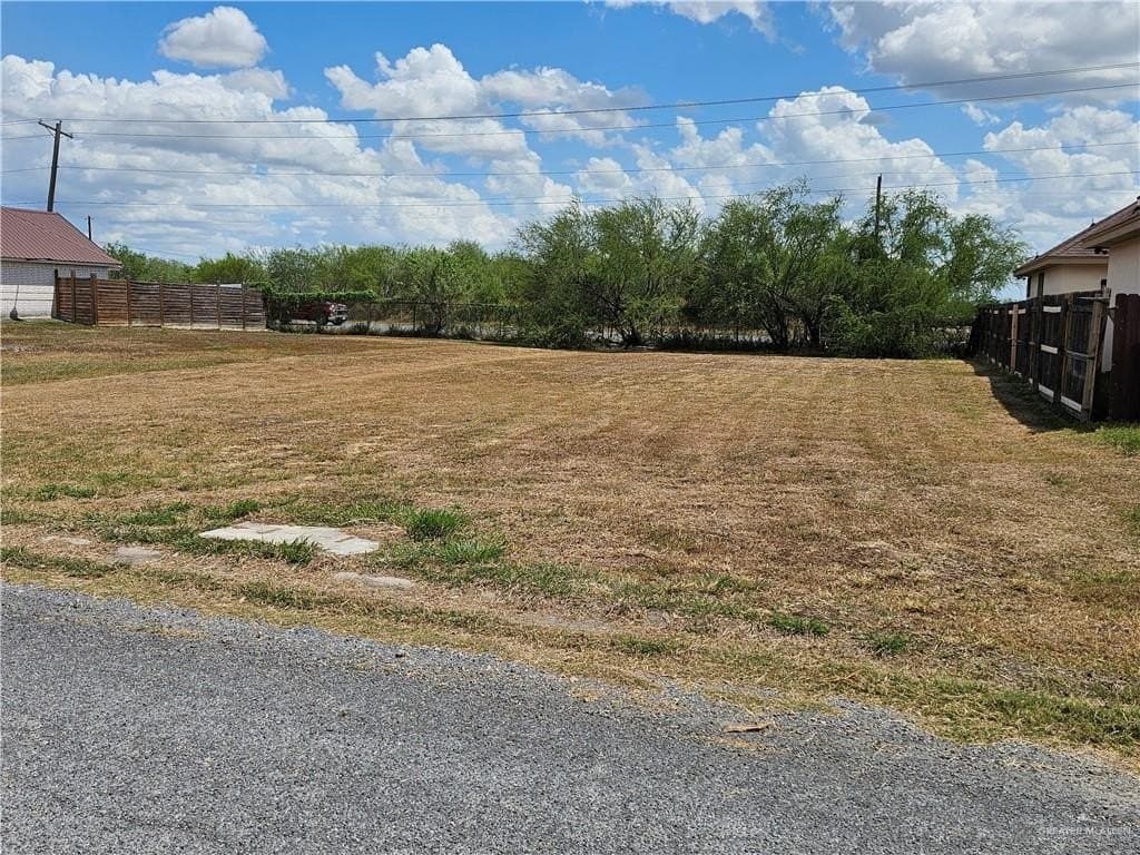 0.14 acres in Hidalgo County - photo 3