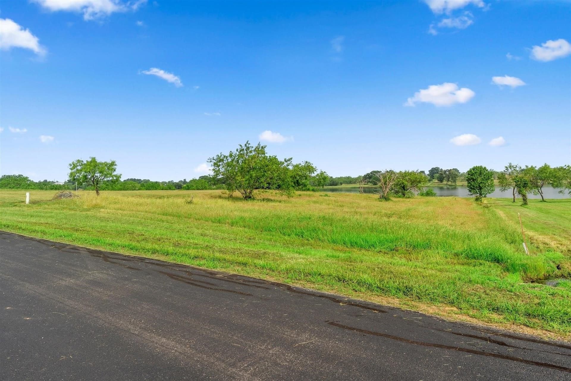 1.03 acres in Navarro County gallery image 3