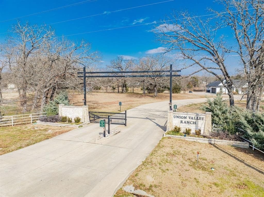 1.41 acres in Hunt County