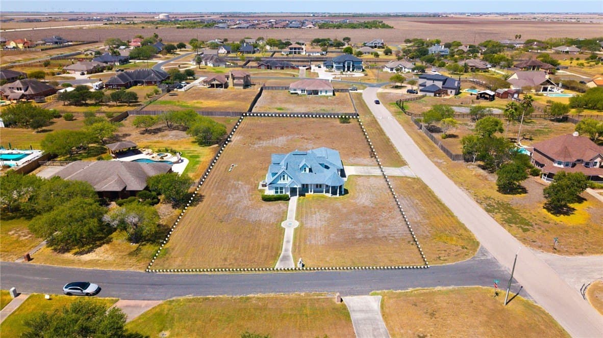 49,619 acres in Nueces County - photo 2