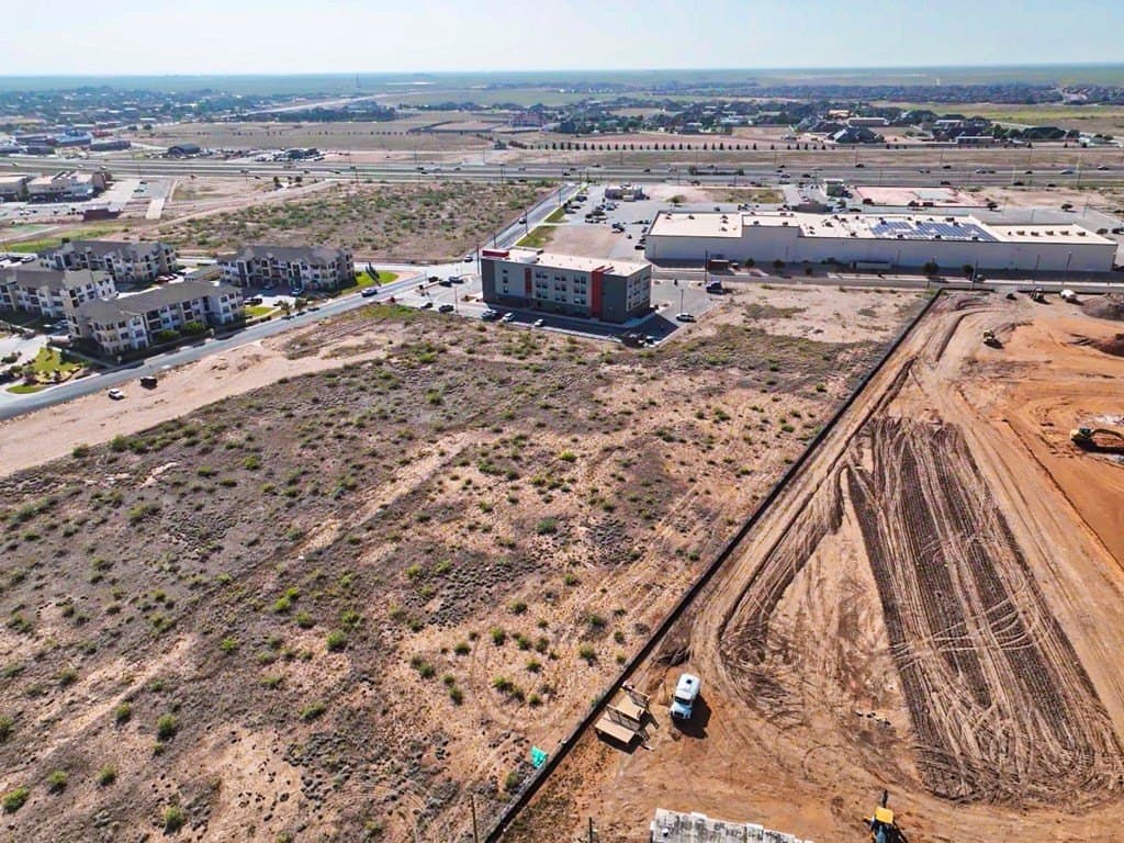 1.22 acres in Midland County gallery image 3