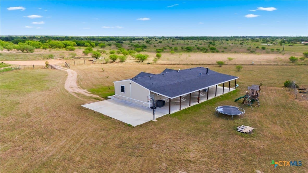 15 acres in Victoria County - photo 4