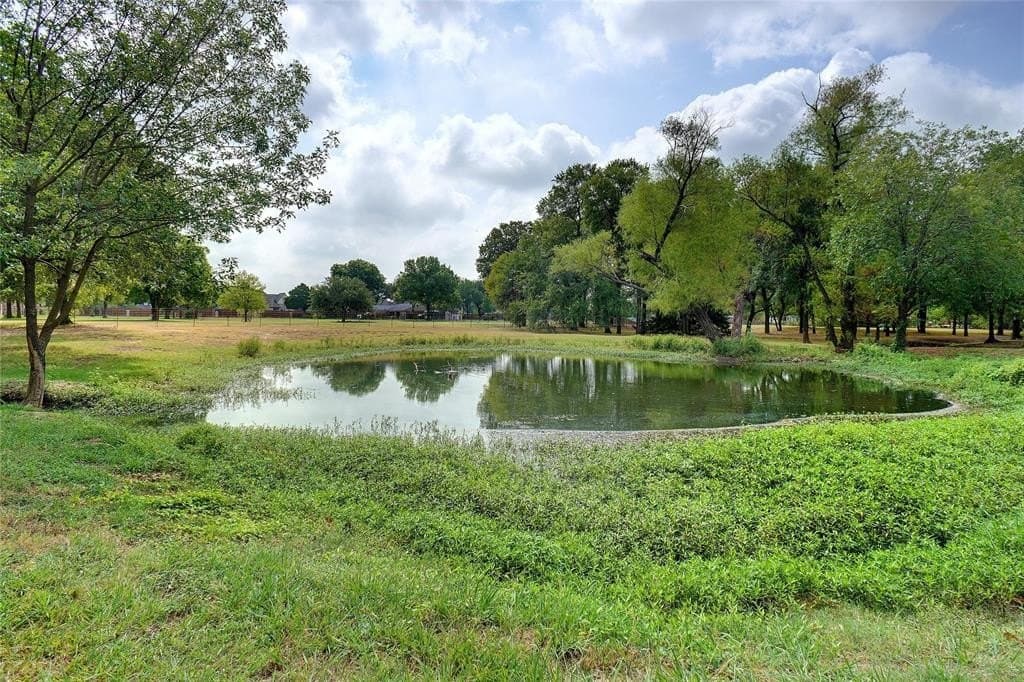 7.87 acres in Tarrant County gallery image 2