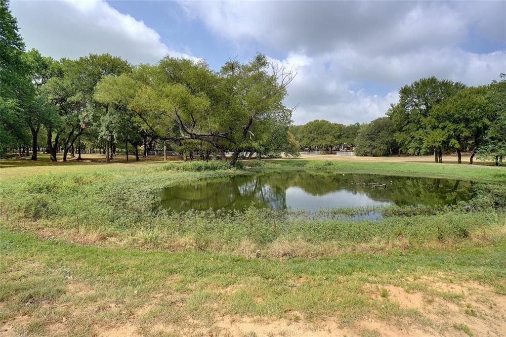 7.87 acres in Tarrant County gallery image 3