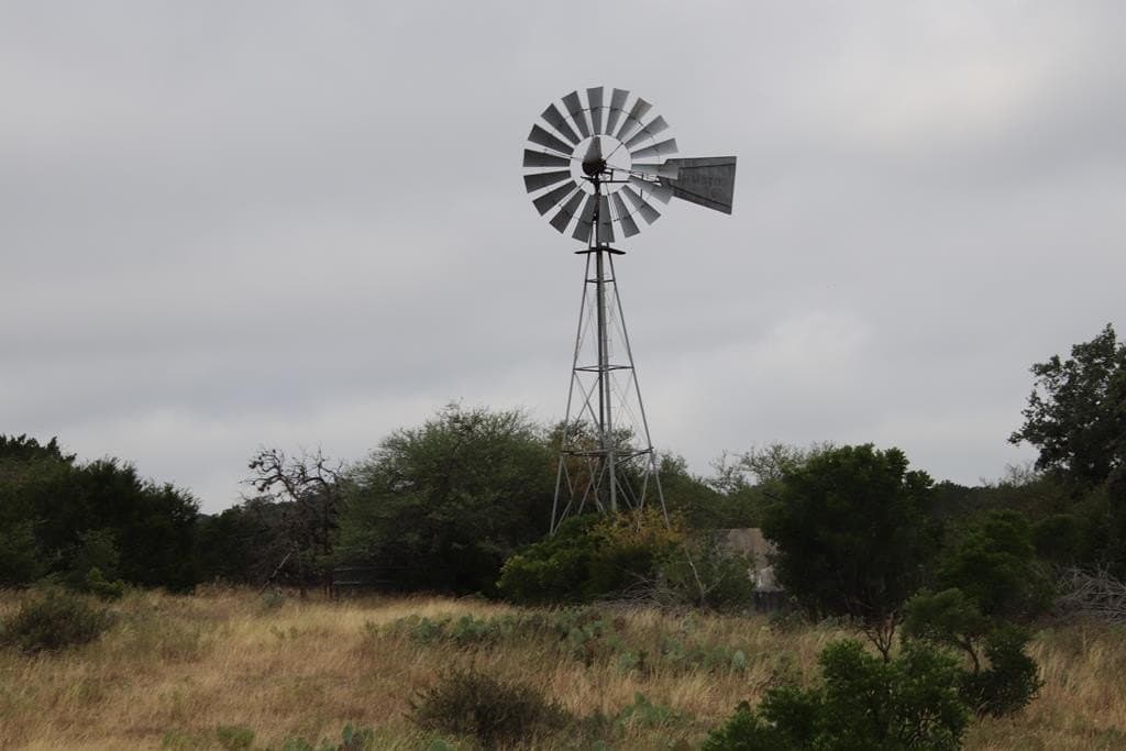 1,038 acres in Edwards County - photo 35