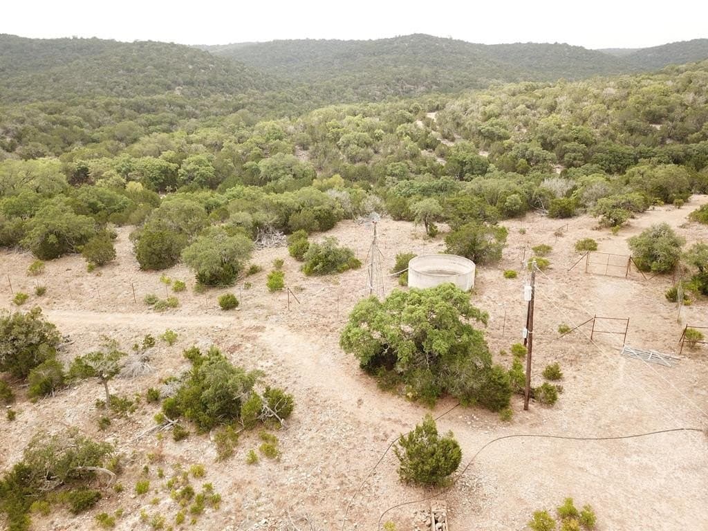 1,038 acres in Edwards County - photo 27
