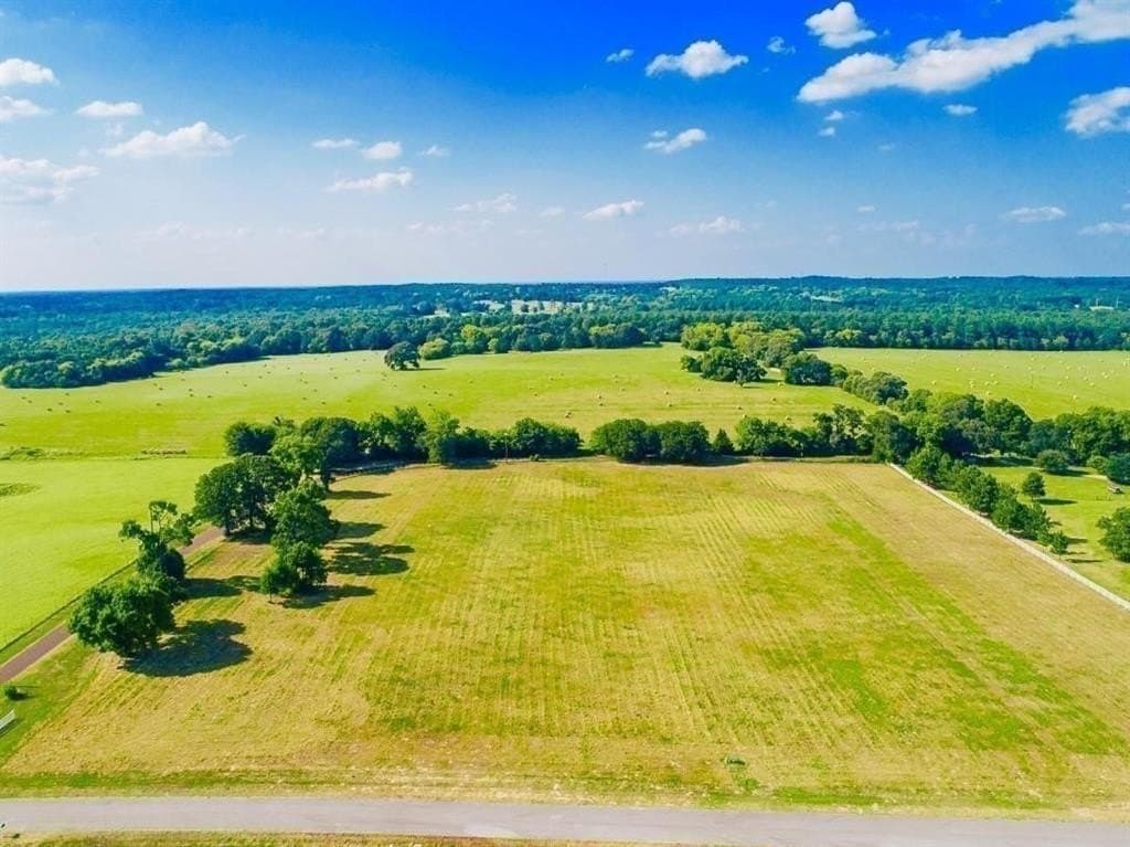 10 acres in Smith County